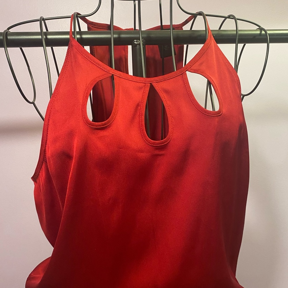 ⭐️BOGO⭐️ Ann Taylor Petite Silky maroon sleeveless top 6P